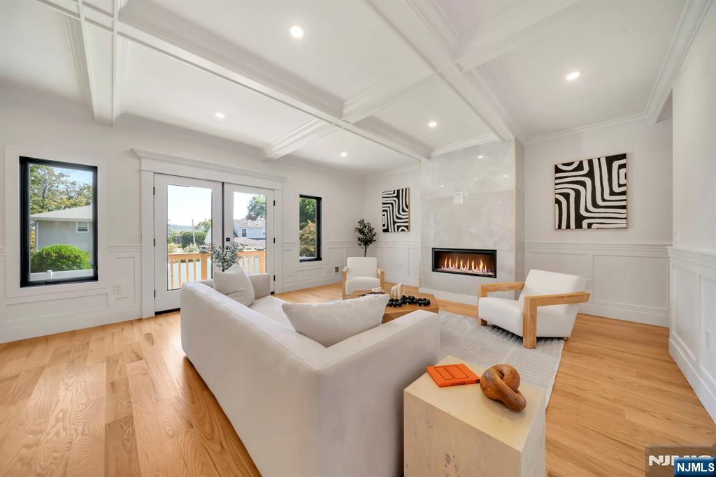 Northvale, New Jersey, 07647, United States, 6 Bedrooms Bedrooms, ,6 BathroomsBathrooms,Residential,For Sale,2003296