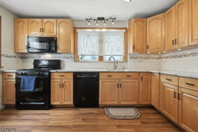 Union Twp., New Jersey, 07083, United States, 3 Bedrooms Bedrooms, ,2 BathroomsBathrooms,Residential,For Sale,1924647