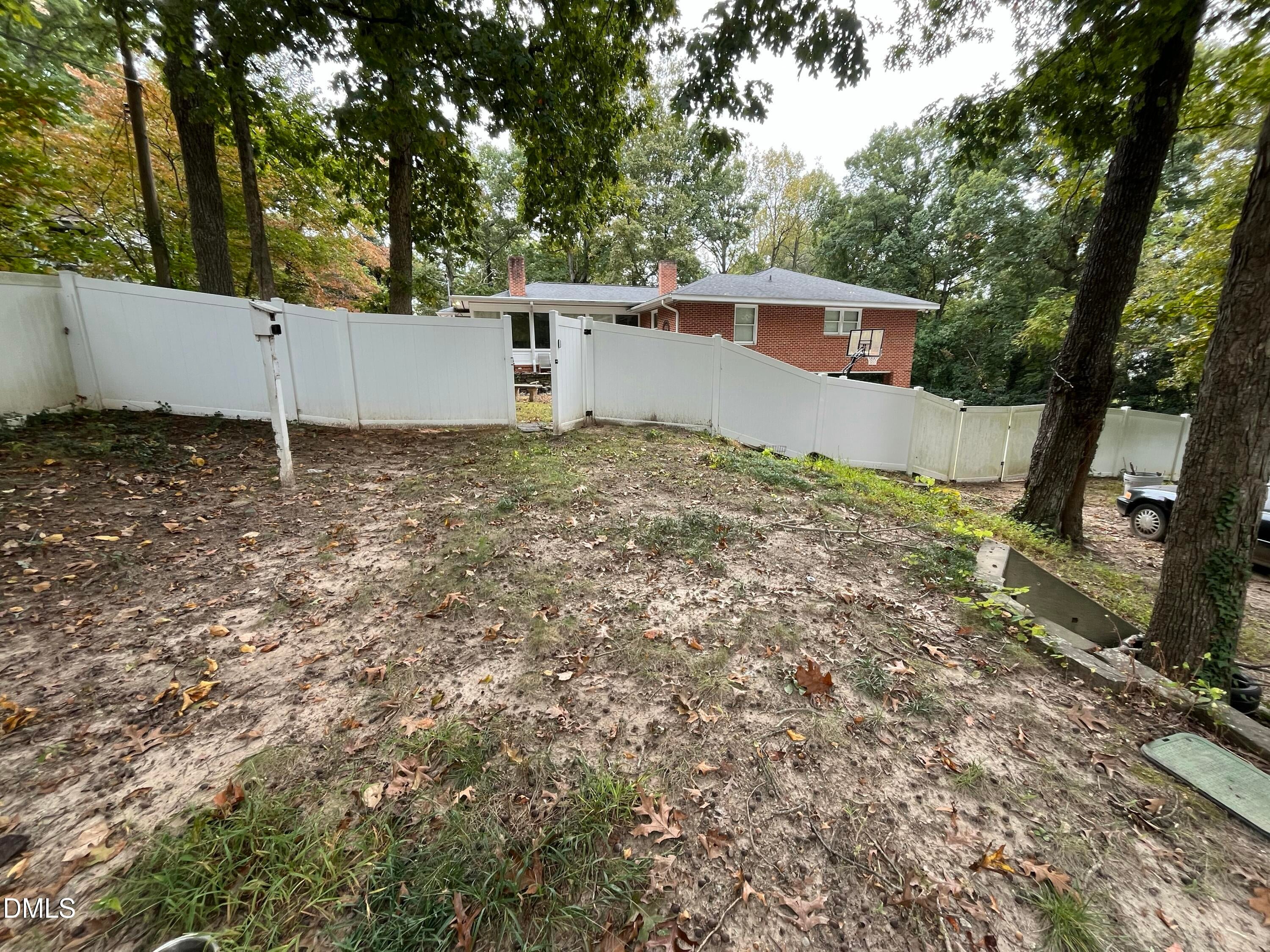 Burlington, North Carolina, 27215, United States, 6 Bedrooms Bedrooms, ,5 BathroomsBathrooms,Residential,For Sale,1999831