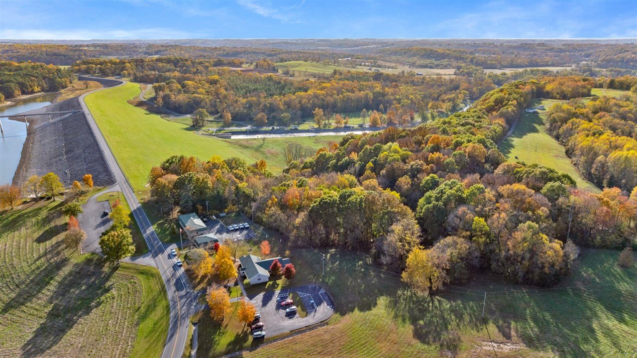 Glasgow, Kentucky, 42141, United States, 2 Bedrooms Bedrooms, ,1 BathroomBathrooms,Residential,For Sale,1989020