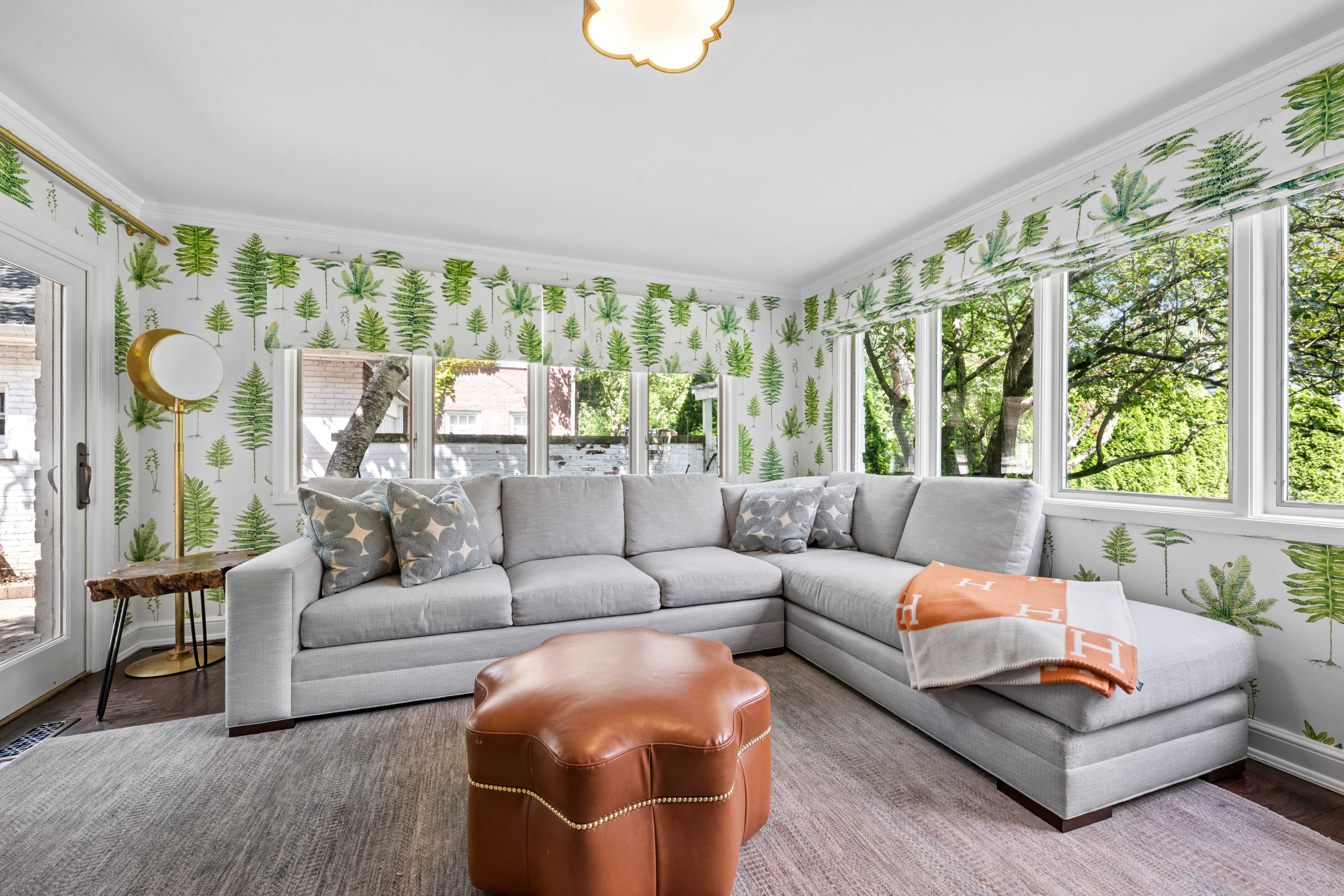  Rare, Fully Renovated, Updated Home Offering Move-In-Ready Luxury - 物件實景