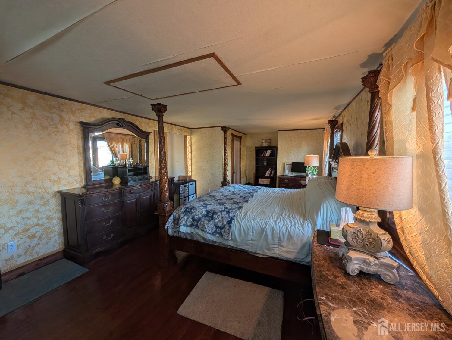 Old Bridge, New Jersey, 08857, United States, 3 Bedrooms Bedrooms, ,2 BathroomsBathrooms,Residential,For Sale,1849014