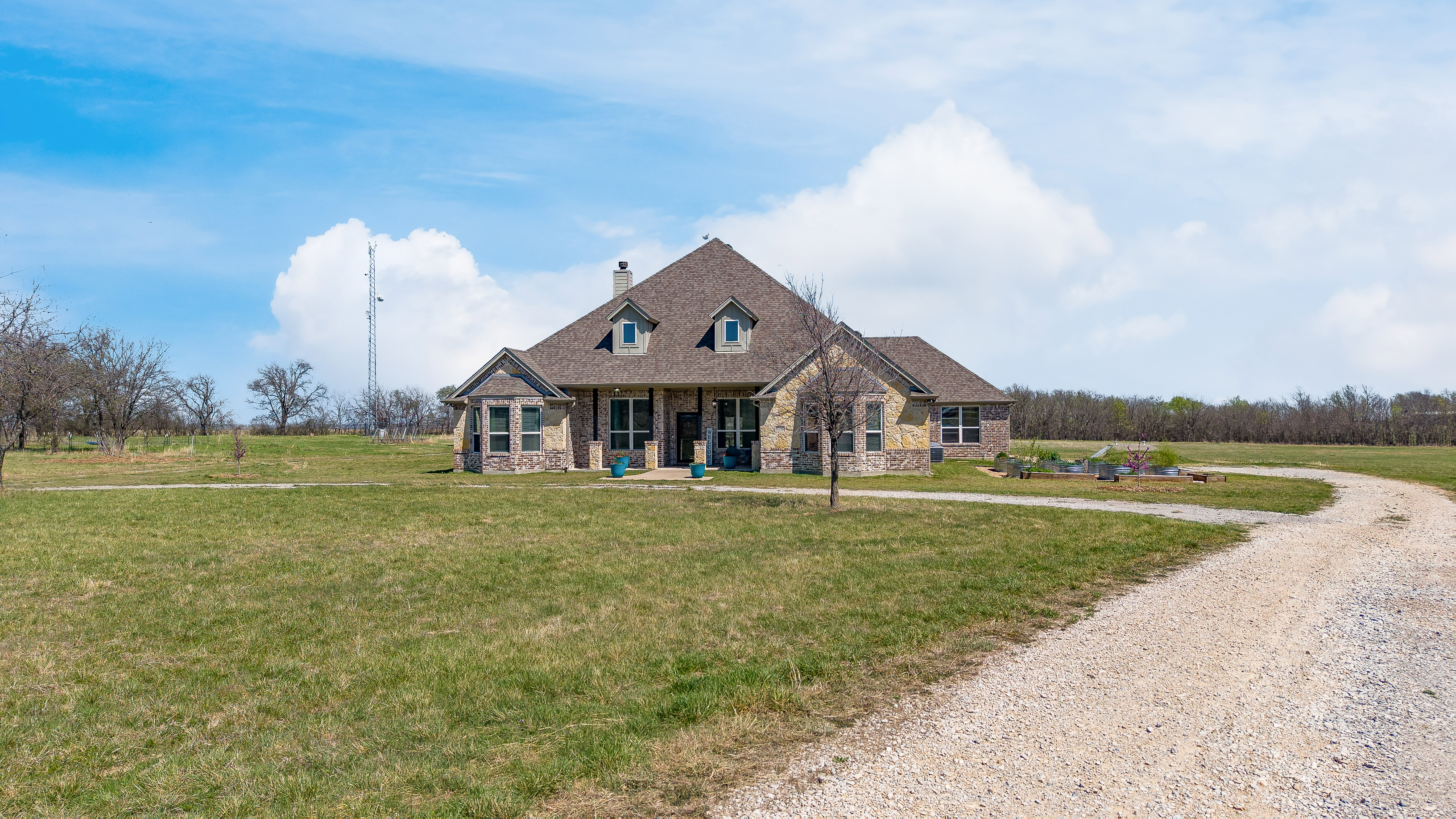  8.53-Acre Homestead With No HOA in Justin, Texas - 物件實景