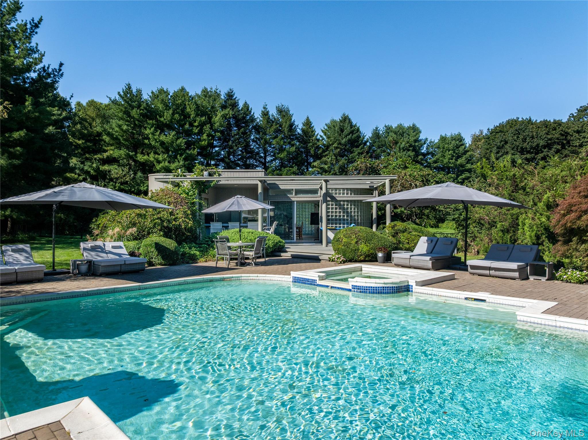  18 Chestnut Hill Drive, Upper Brookville, NY, 11771 - 物件實景
