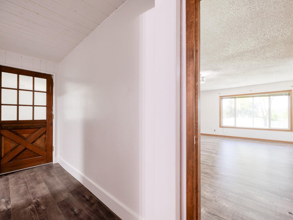 Klamath Falls, Oregon, 97601, United States, 3 Bedrooms Bedrooms, ,3 BathroomsBathrooms,Residential,For Sale,1859648