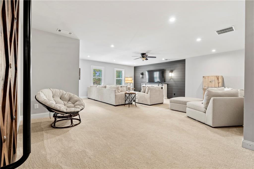 Dawsonville, Georgia, 30534, United States, 6 Bedrooms Bedrooms, ,6 BathroomsBathrooms,Residential,For Sale,1975306