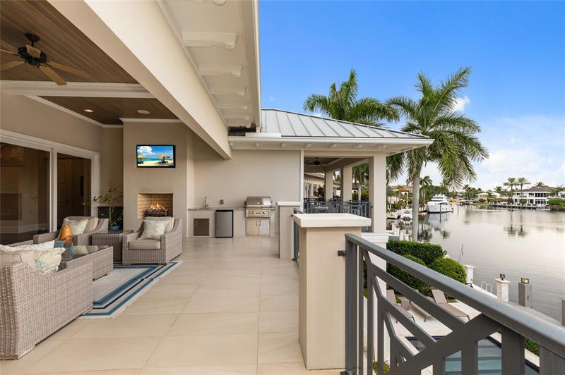 Lighthouse Point, Florida, 33064, United States, 7 Bedrooms Bedrooms, ,9 BathroomsBathrooms,Residential,For Sale,1949453