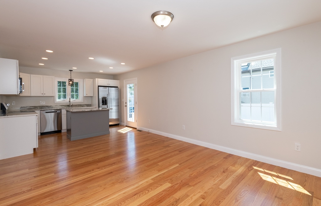 Lynn, Massachusetts, 01905, United States, 3 Bedrooms Bedrooms, ,2 BathroomsBathrooms,Residential,For Sale,1909147