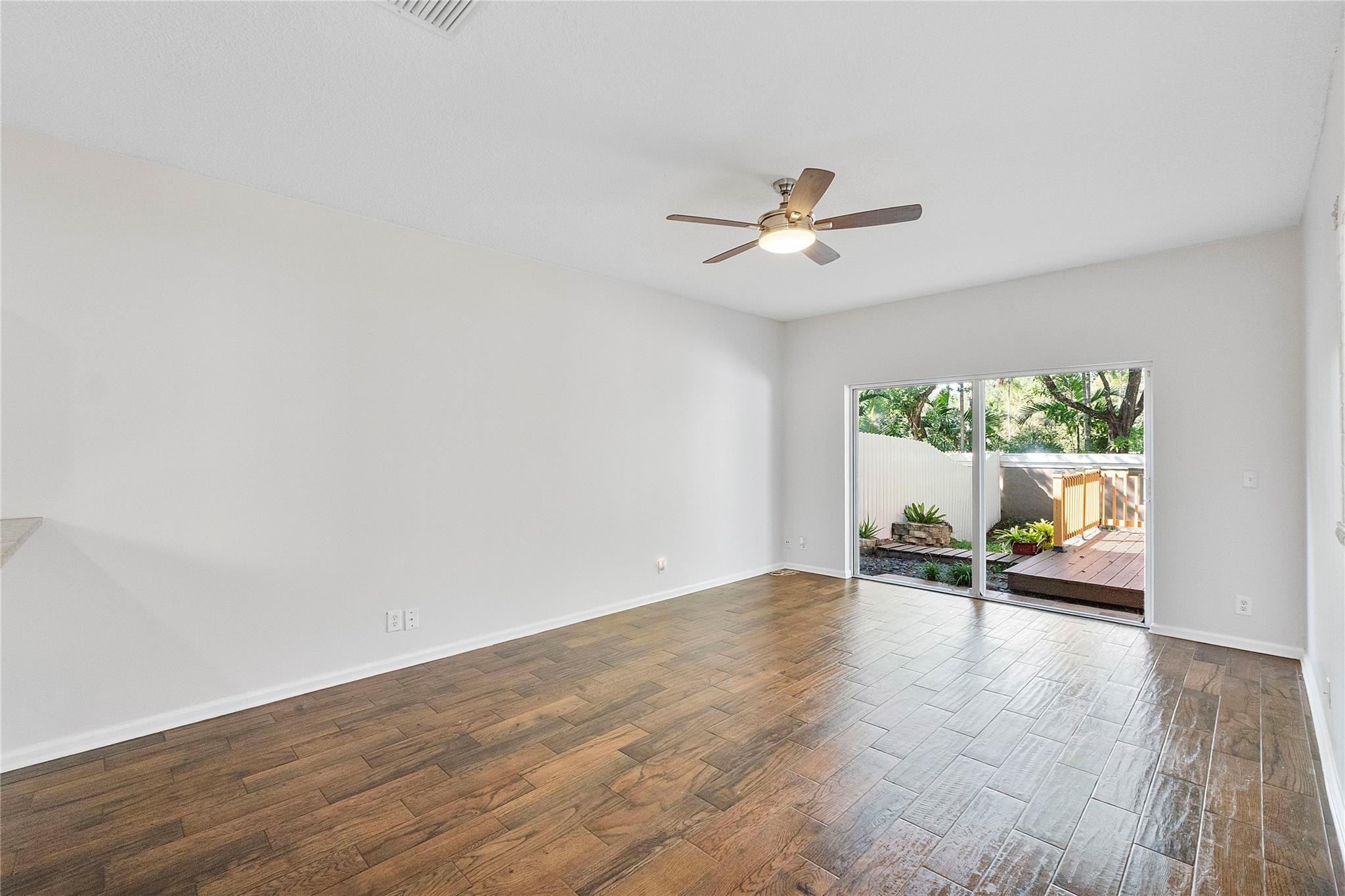 Coral Springs, Florida, 33071, United States, 3 Bedrooms Bedrooms, ,3 BathroomsBathrooms,Residential,For Sale,1977675