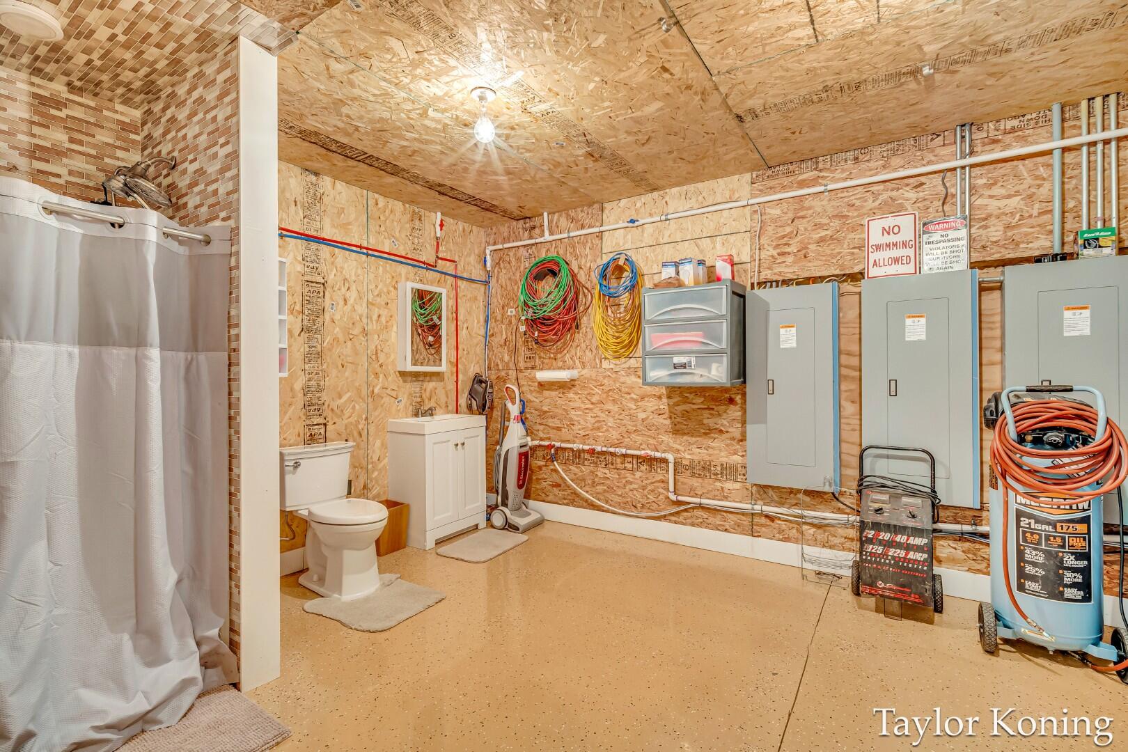 Hart, Michigan, 49420, United States, 2 Bedrooms Bedrooms, ,2 BathroomsBathrooms,Residential,For Sale,1949749