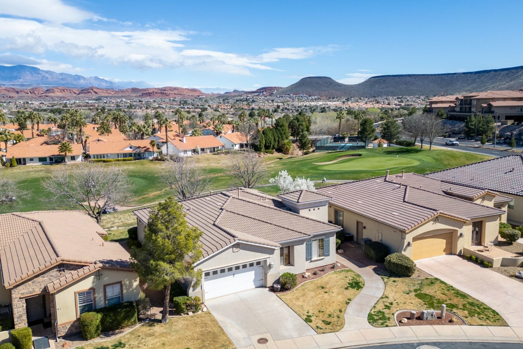  Former Model Home in Sunbrook community sits directly on golf course with Views - 物件實景