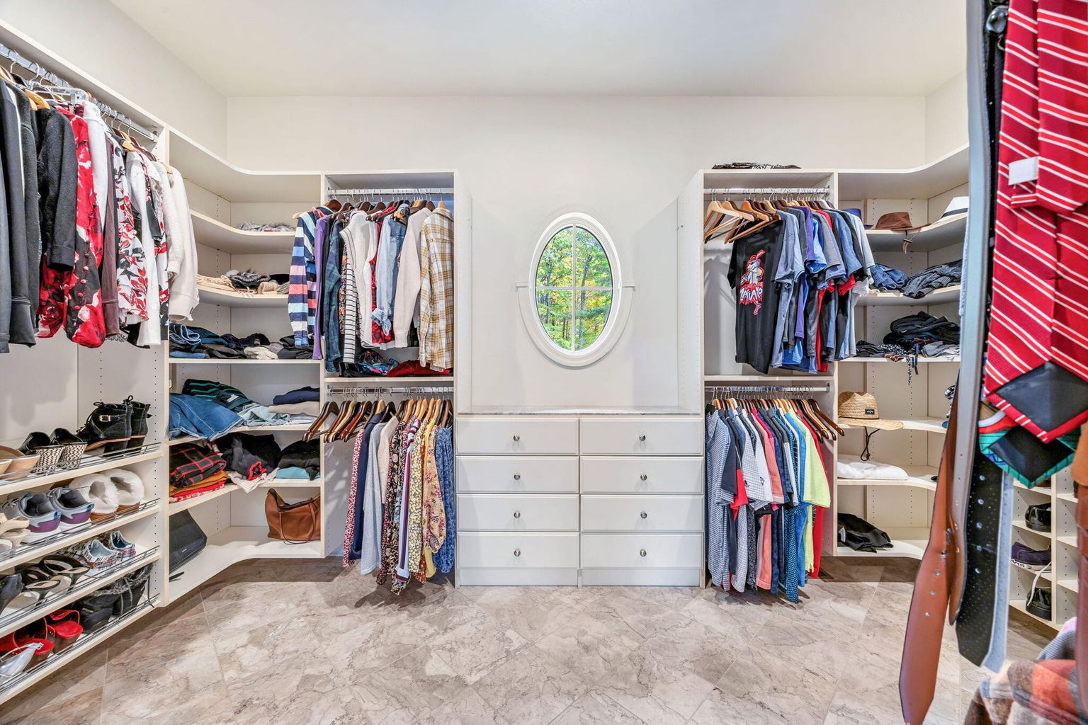 Canadian Lakes, Michigan, 49346, United States, 5 Bedrooms Bedrooms, ,6 BathroomsBathrooms,Residential,For Sale,1981298