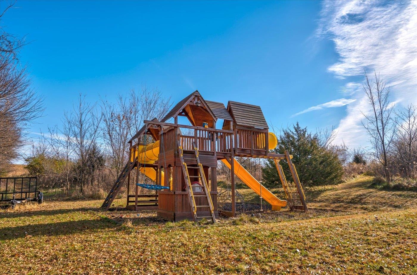 Sauk City, Wisconsin, 53583, United States, 5 Bedrooms Bedrooms, ,4 BathroomsBathrooms,Residential,For Sale,1992585