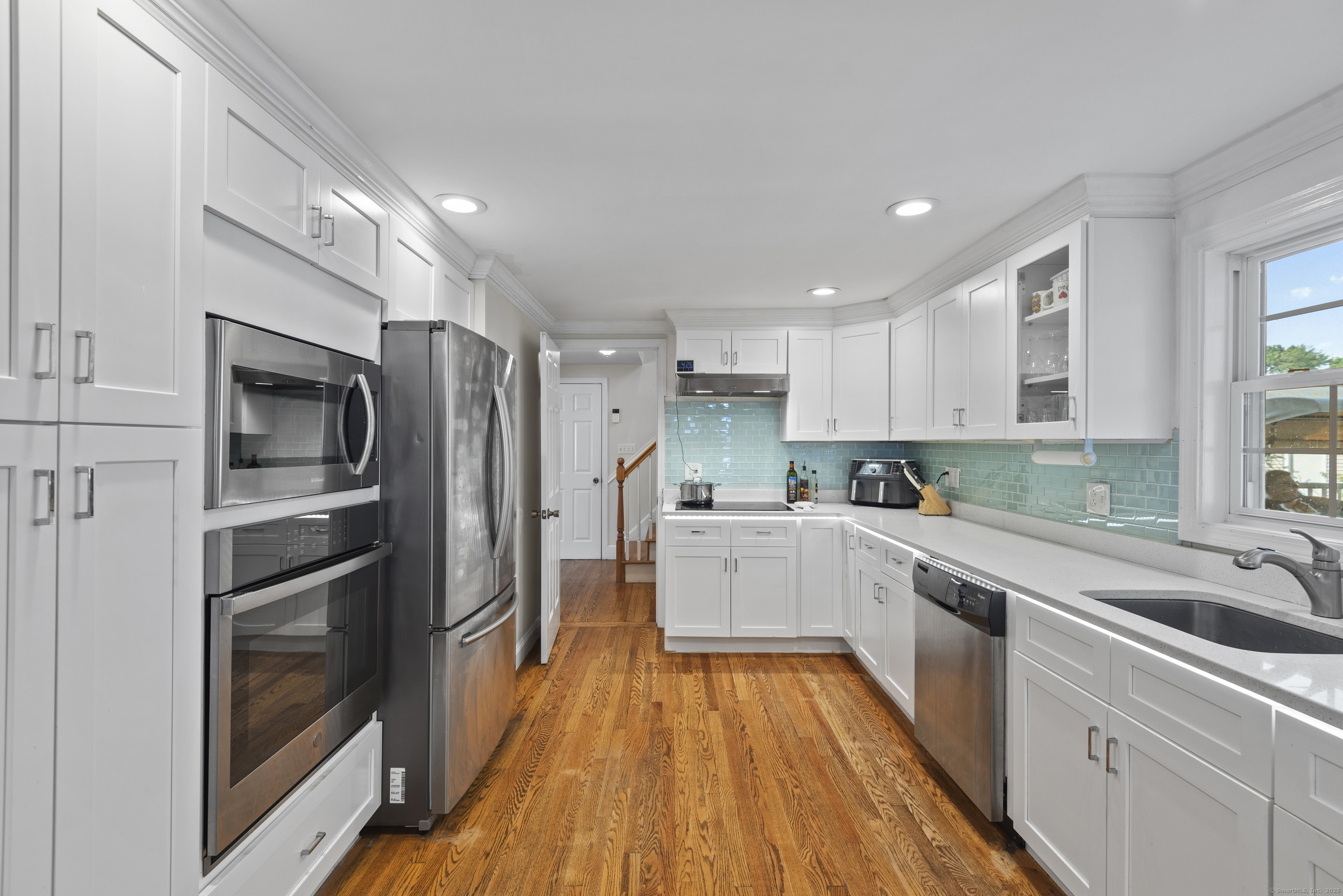 Milford, Connecticut, 06460, United States, 4 Bedrooms Bedrooms, ,3 BathroomsBathrooms,Residential,For Sale,1848853
