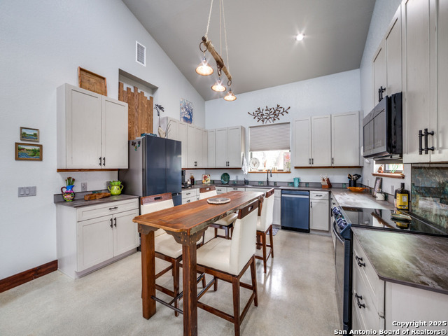 Bandera, Texas, 78003, United States, 3 Bedrooms Bedrooms, ,2 BathroomsBathrooms,Residential,For Sale,1770592