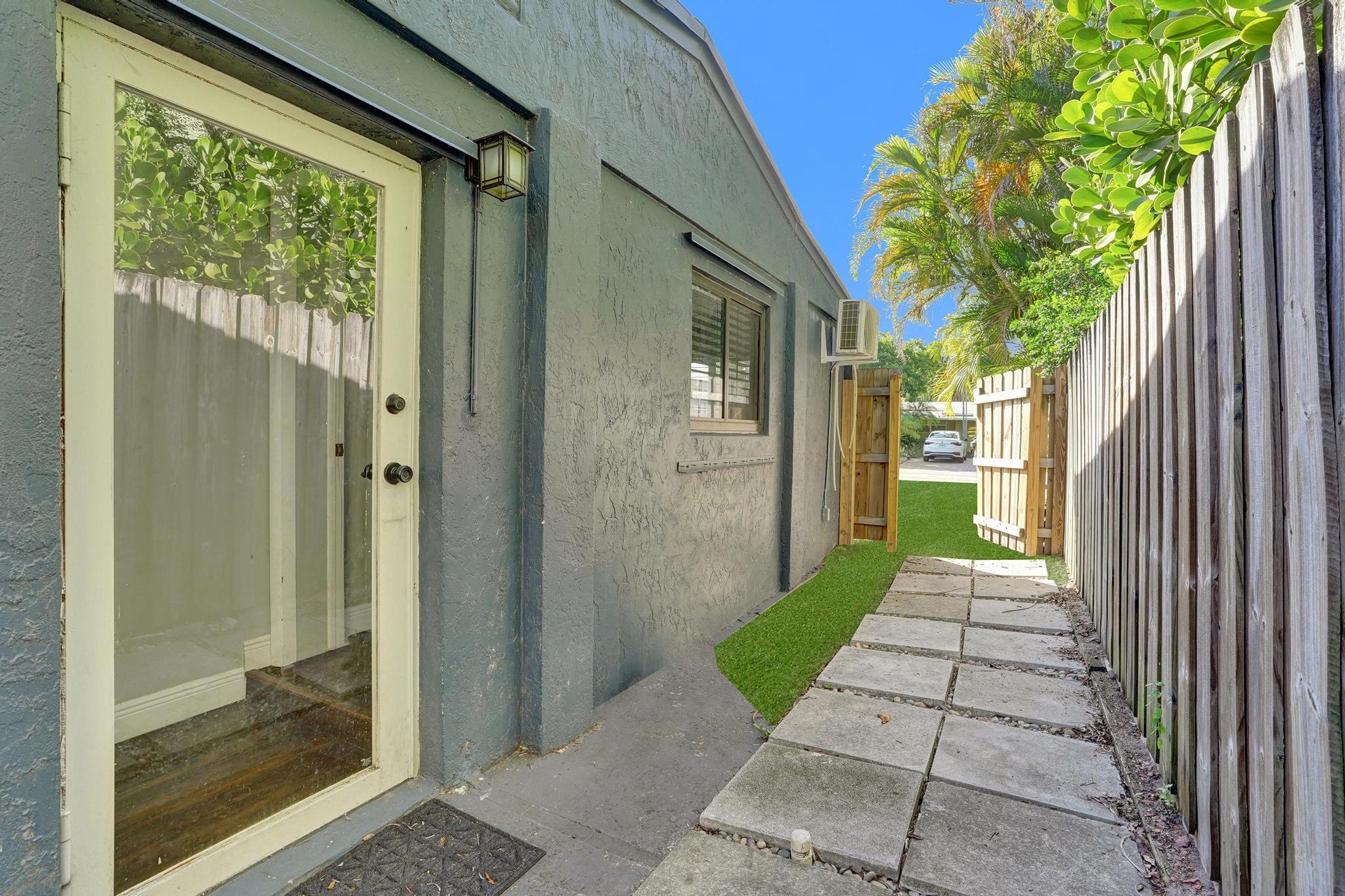 Fort Lauderdale, Florida, 33305, United States, 3 Bedrooms Bedrooms, ,2 BathroomsBathrooms,Residential,For Sale,2027542