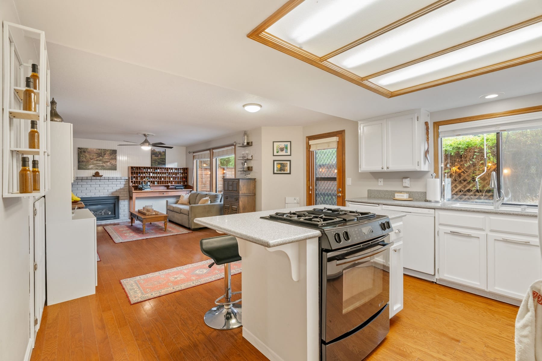  8005 SW CHURCHILL CT Tigard, OR 97224 - 物件實景