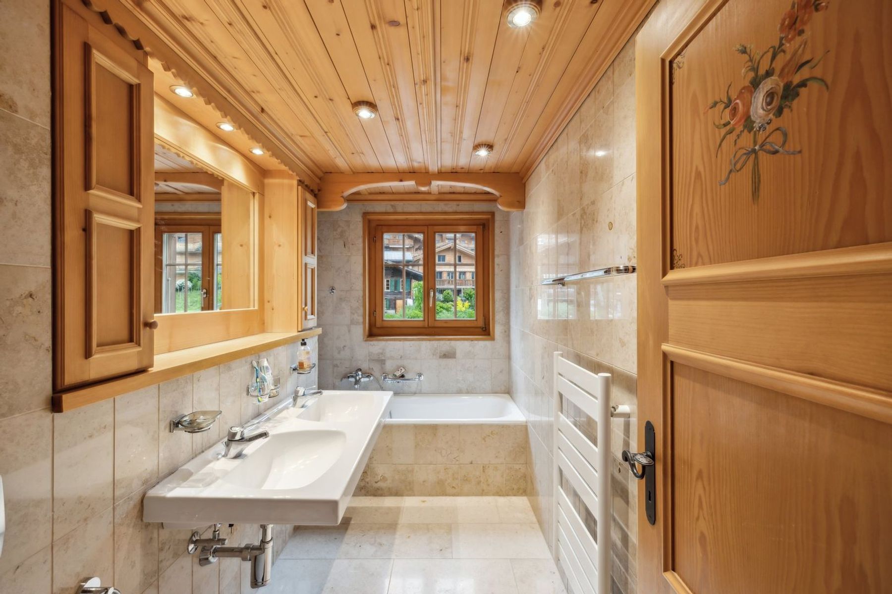  Charming 3-bedroom apartment with mountain views - 物件實景