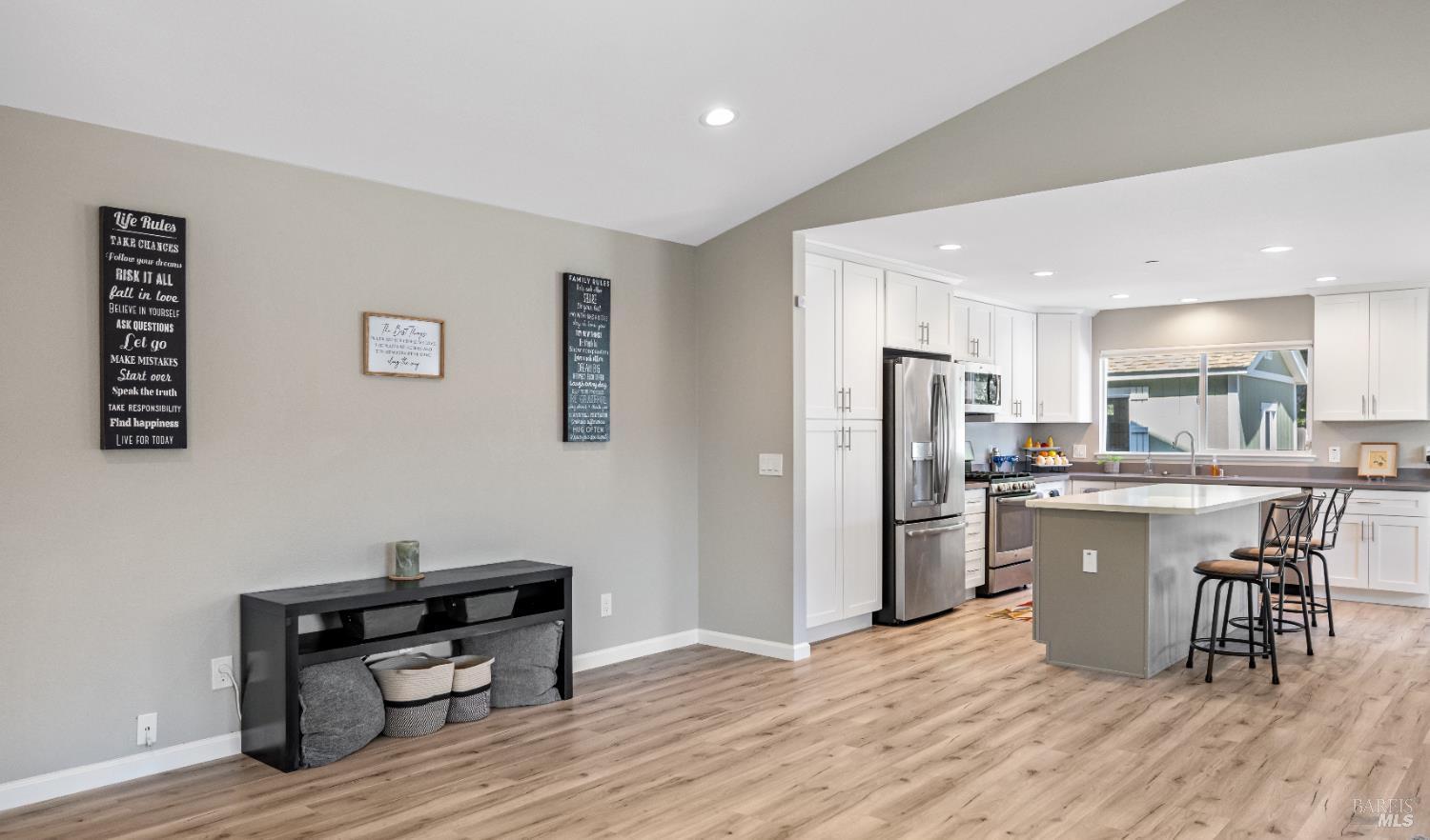 Petaluma, California, 94952, United States, 3 Bedrooms Bedrooms, ,2 BathroomsBathrooms,Residential,For Sale,1914314