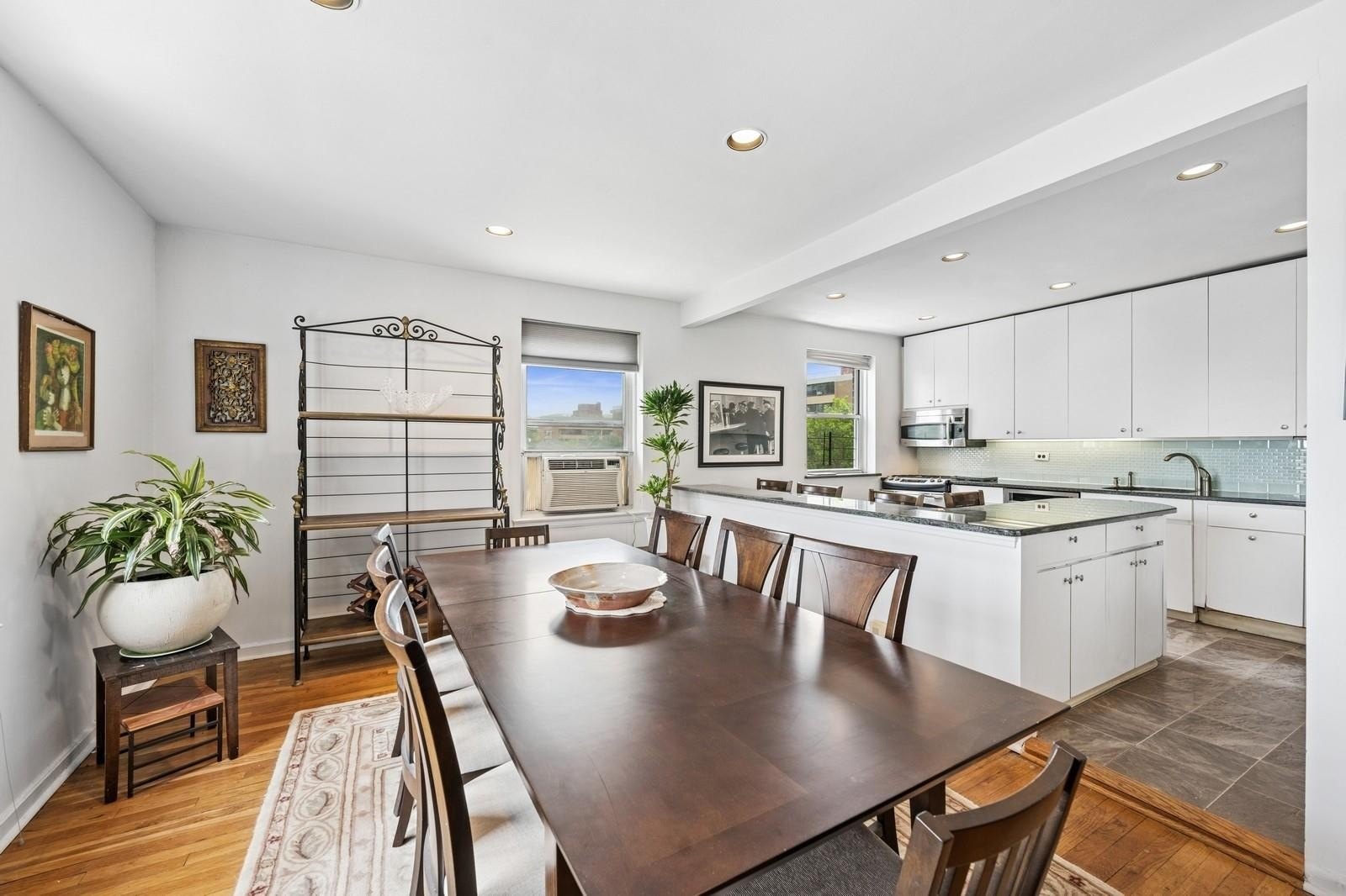 Beechhurst, New York, 11357, United States, 3 Bedrooms Bedrooms, ,2 BathroomsBathrooms,Residential,For Sale,1865157