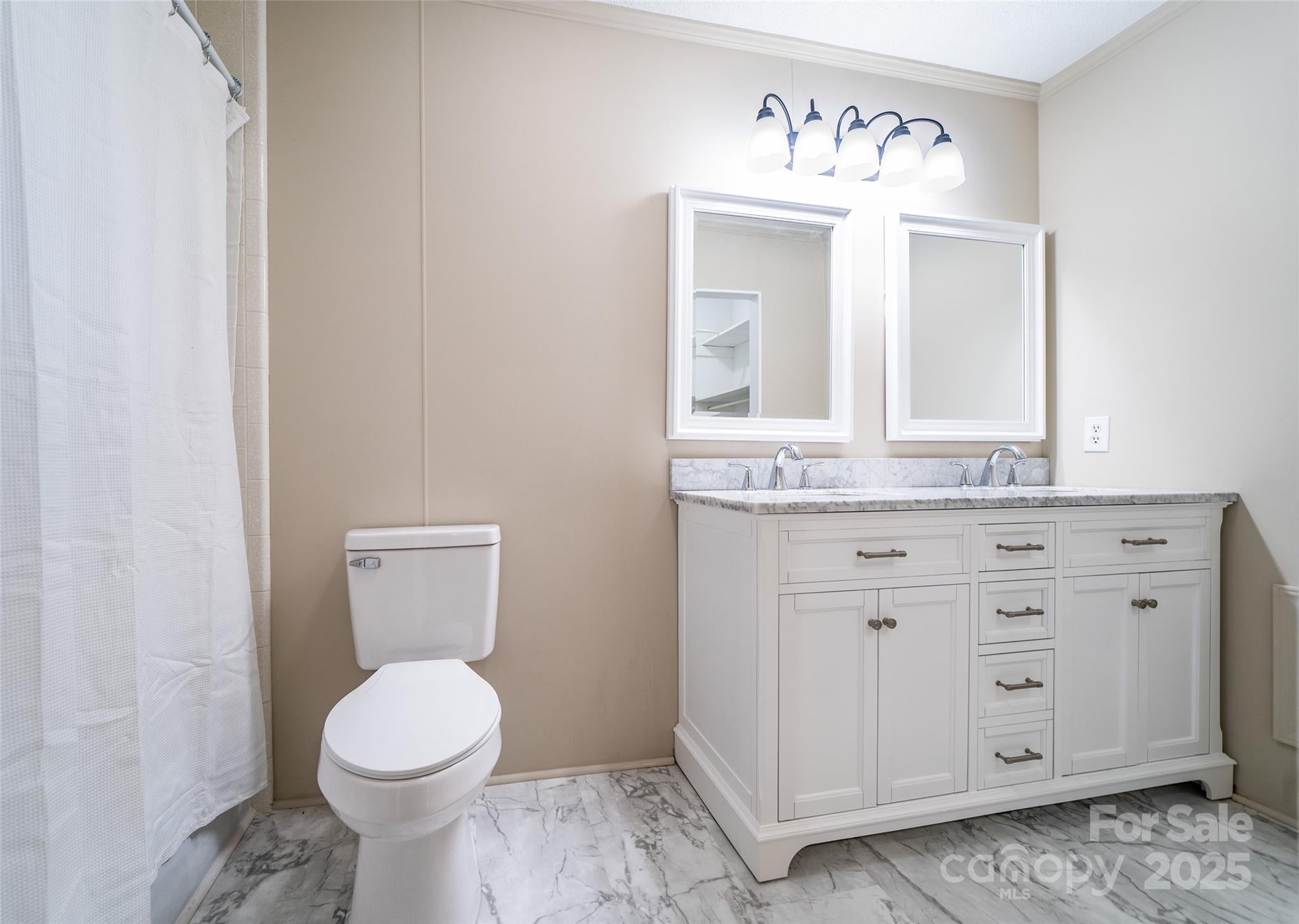 Hendersonville, North Carolina, 28739, United States, 4 Bedrooms Bedrooms, ,3 BathroomsBathrooms,Residential,For Sale,1983643