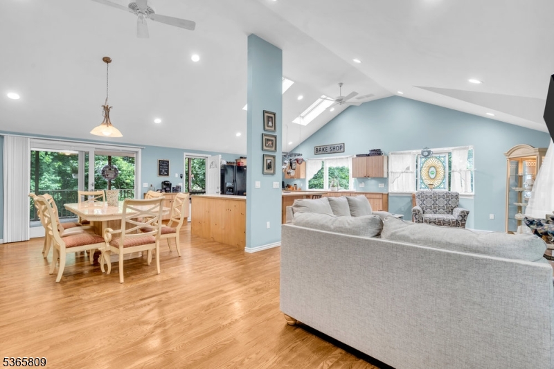 Franklin Twp., New Jersey, 07882, United States, 4 Bedrooms Bedrooms, ,3 BathroomsBathrooms,Residential,For Sale,1957120