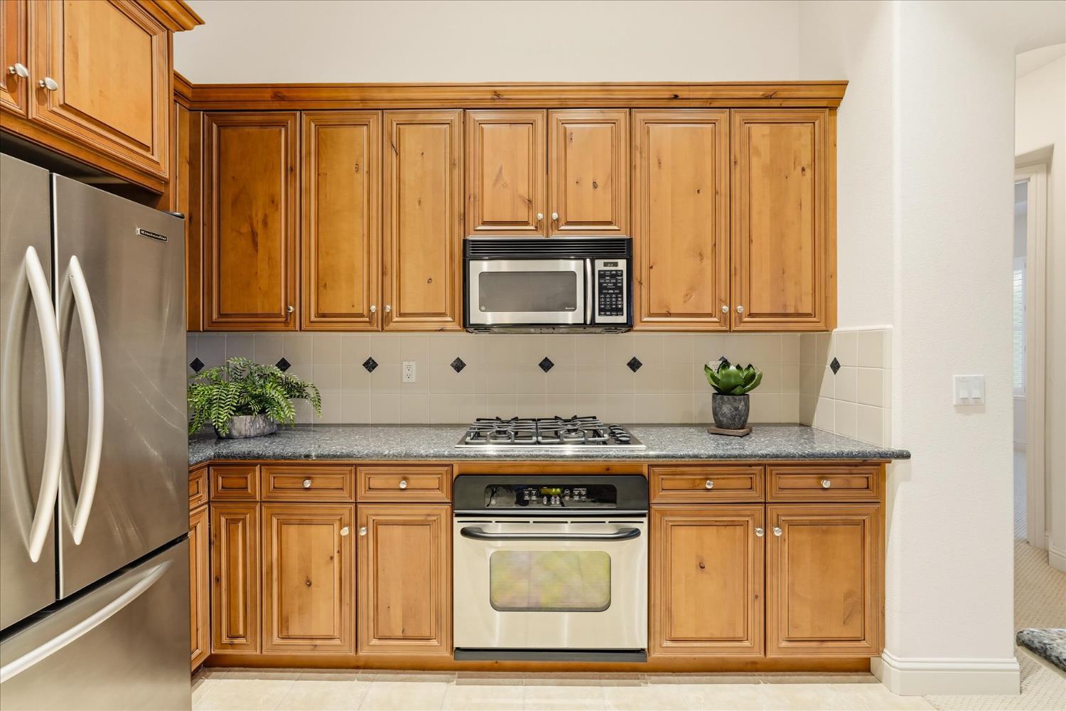 Clovis, California, 93619, United States, 3 Bedrooms Bedrooms, ,2 BathroomsBathrooms,Residential,For Sale,2005966