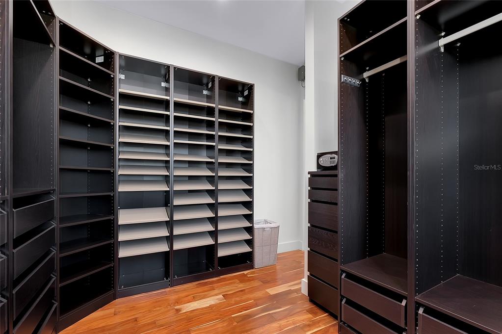 Sarasota, Florida, 34236, United States, 5 Bedrooms Bedrooms, ,6 BathroomsBathrooms,Residential,For Sale,1994803