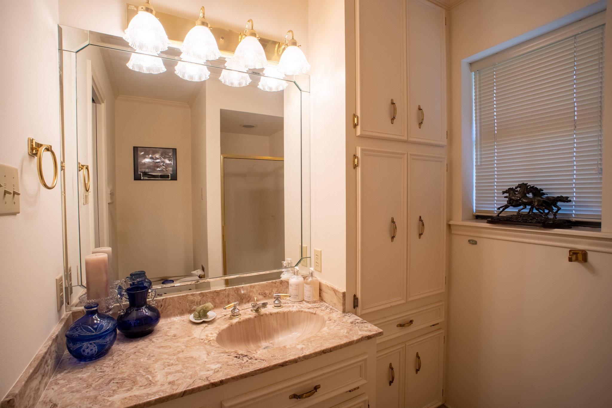 Mexia, Texas, 76667, United States, 4 Bedrooms Bedrooms, ,5 BathroomsBathrooms,Residential,For Sale,1941675