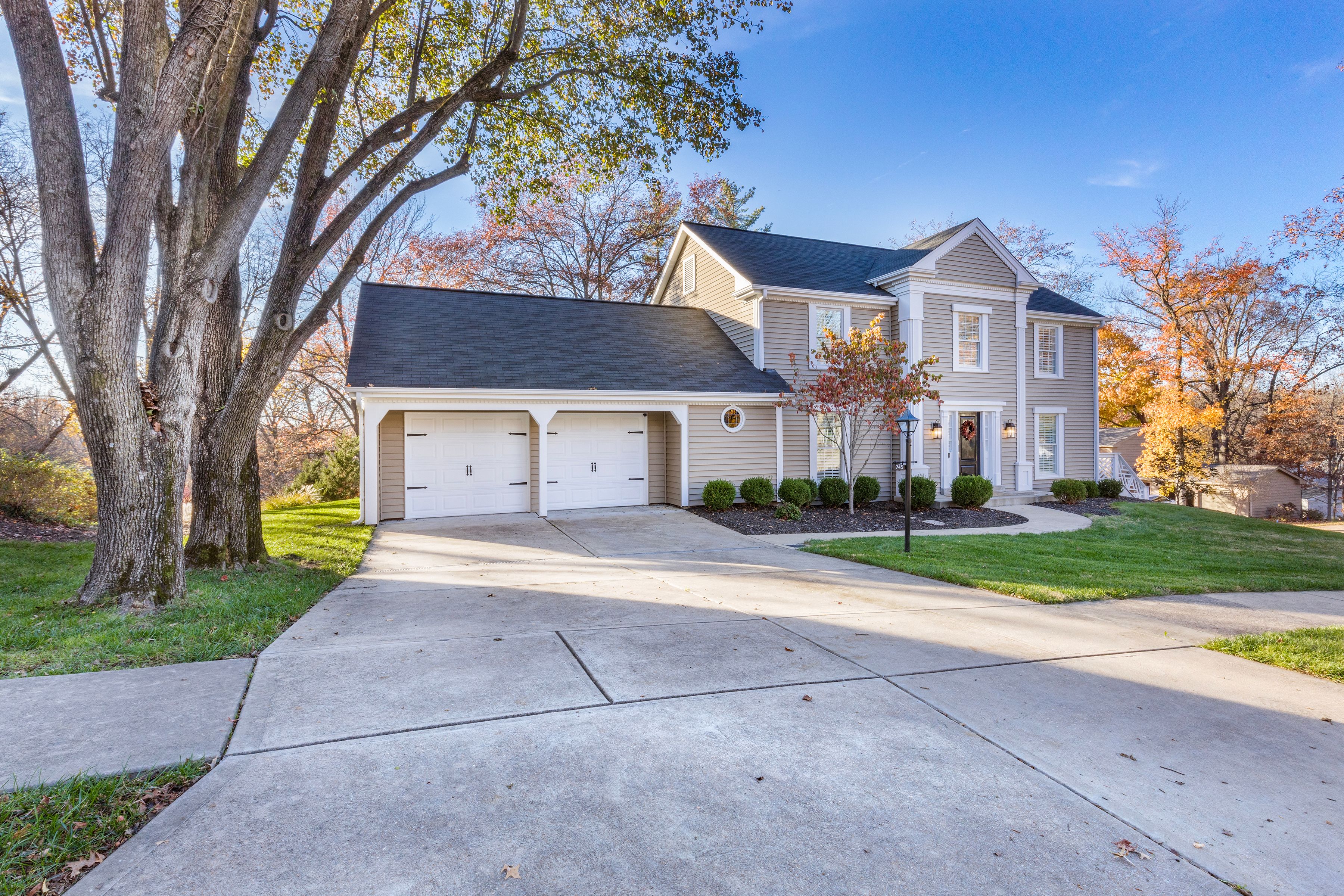  Elegant Corner Lot Home with Modern Luxury and Stunning Details - 物件實景