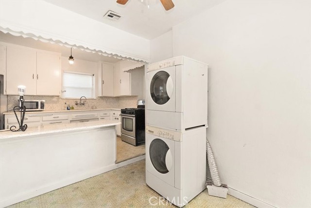 Van Nuys, California, 91401, United States, 3 Bedrooms Bedrooms, ,1 BathroomBathrooms,Residential,For Sale,2005307