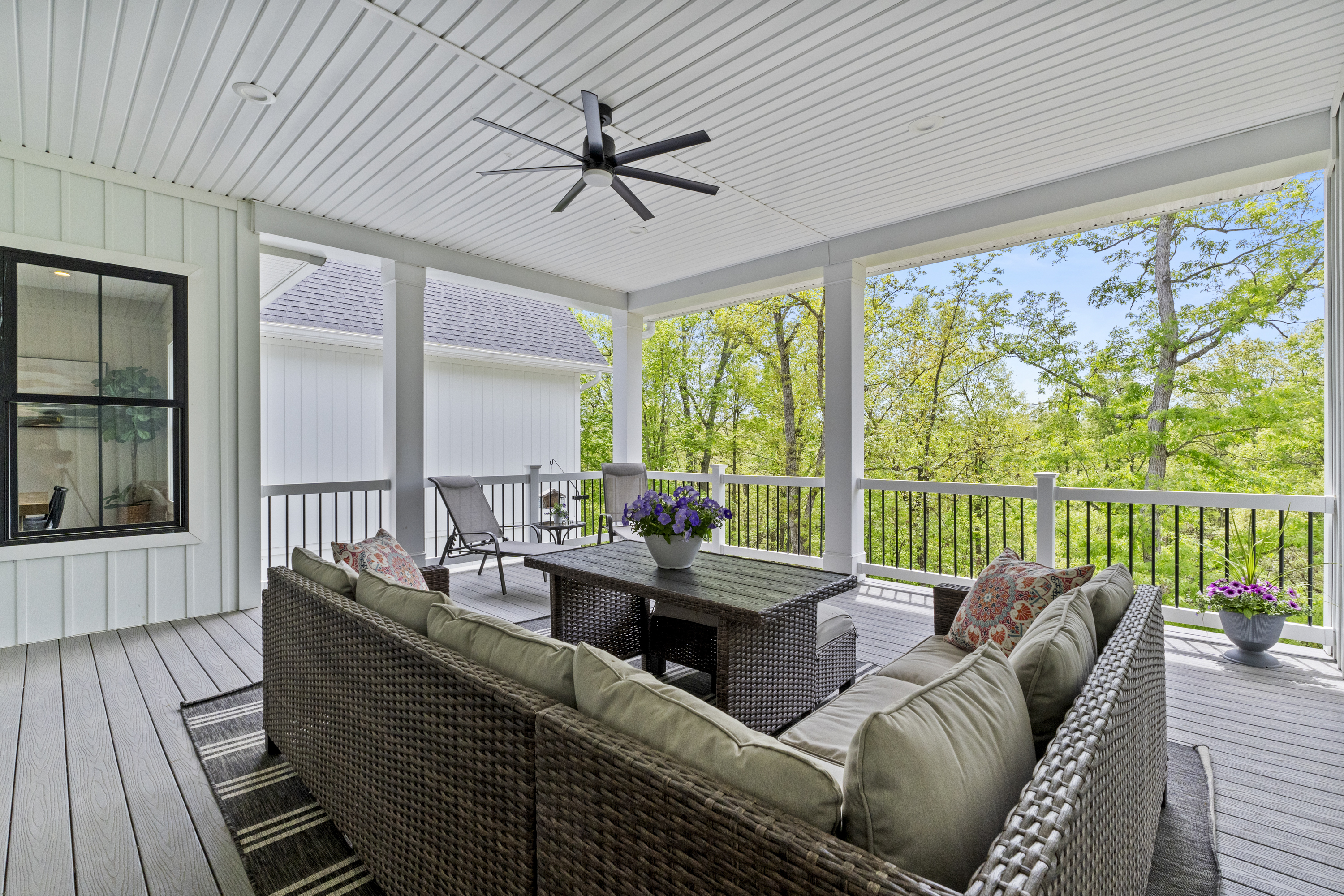 Huntington, West Virginia, 25701, United States, 6 Bedrooms Bedrooms, ,6 BathroomsBathrooms,Residential,For Sale,1977823