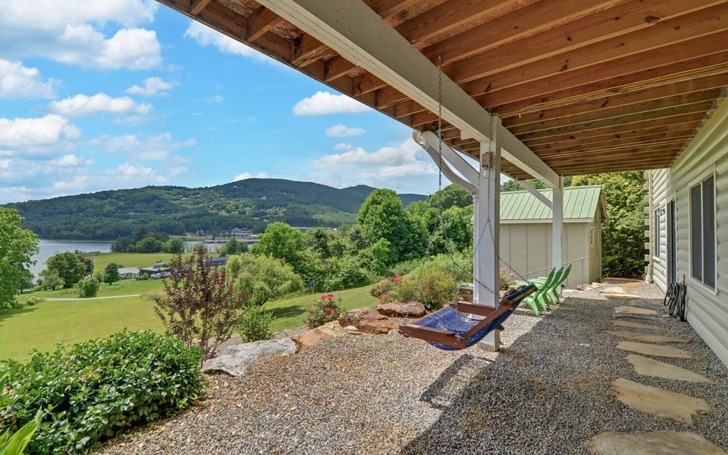 Young Harris, Georgia, 30582, United States, 3 Bedrooms Bedrooms, ,3 BathroomsBathrooms,Residential,For Sale,1974109