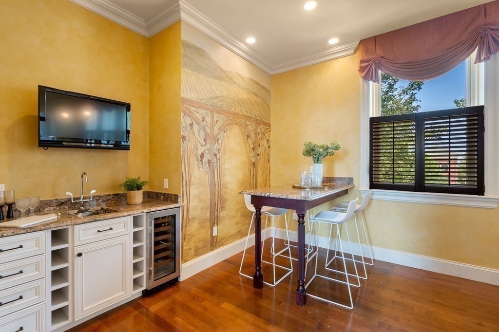 Brookline, Massachusetts, 02445, United States, 2 Bedrooms Bedrooms, ,3 BathroomsBathrooms,Residential,For Sale,1898369