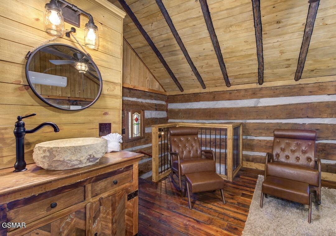 Cosby, Tennessee, 37722, United States, 3 Bedrooms Bedrooms, ,4 BathroomsBathrooms,Residential,For Sale,2036107