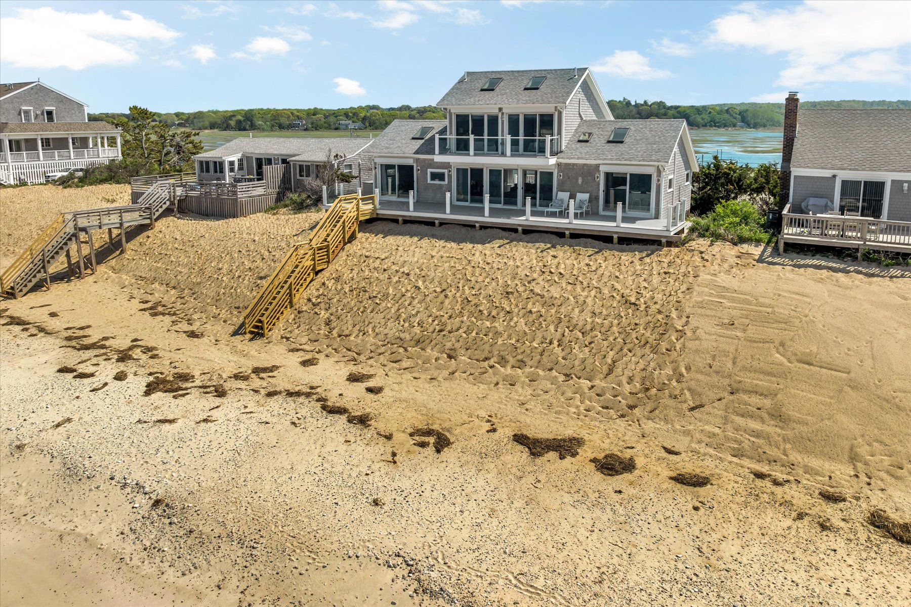  An Exceptional Waterfront Property - 物件實景