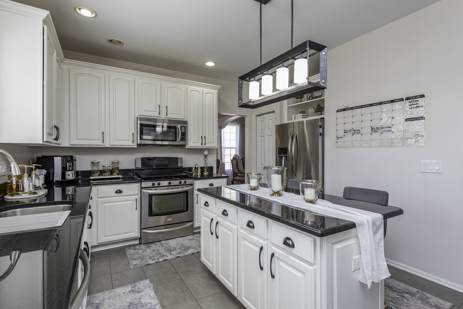 Lindenhurst, Illinois, 60046, United States, 5 Bedrooms Bedrooms, ,3 BathroomsBathrooms,Residential,For Sale,1874221