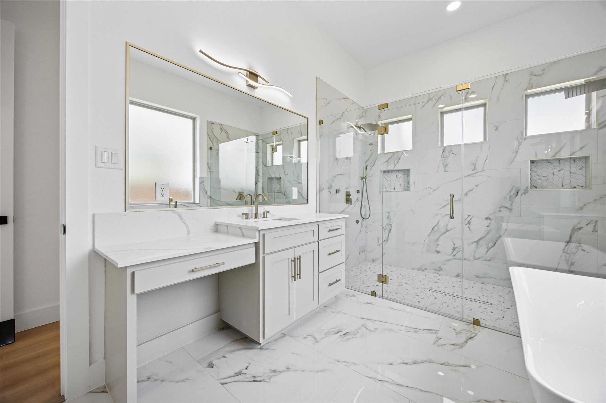 North Richland Hills, Texas, 76182, United States, 5 Bedrooms Bedrooms, ,5 BathroomsBathrooms,Residential,For Sale,1896745