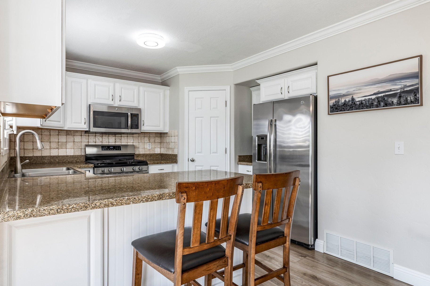  Fantastic Floor Plan in Great West Haven Location - 物件實景