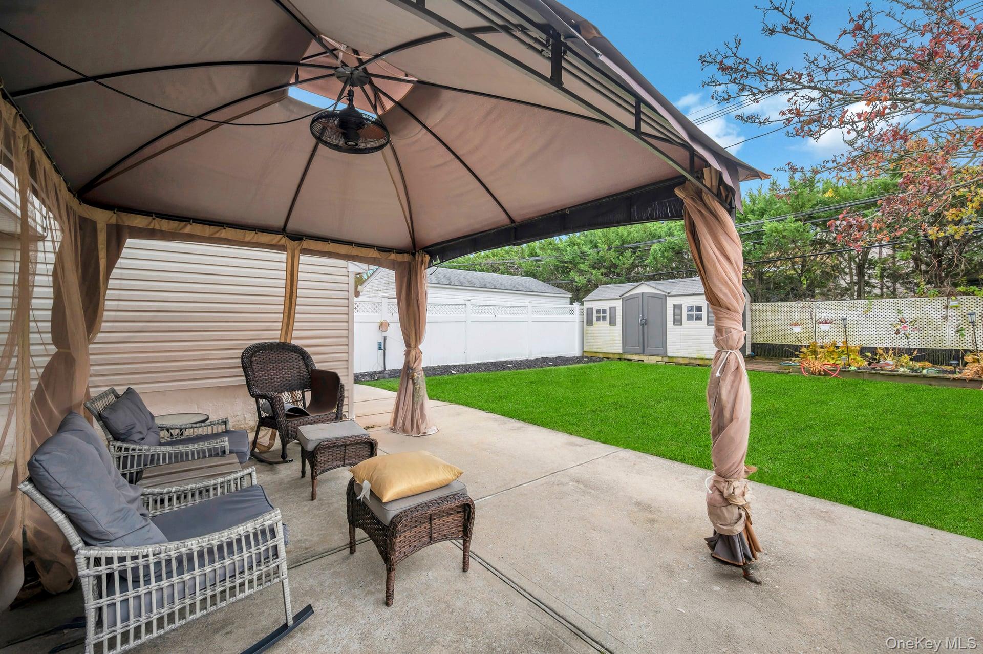 Freeport, New York, 11520, United States, 3 Bedrooms Bedrooms, ,2 BathroomsBathrooms,Residential,For Sale,1998348