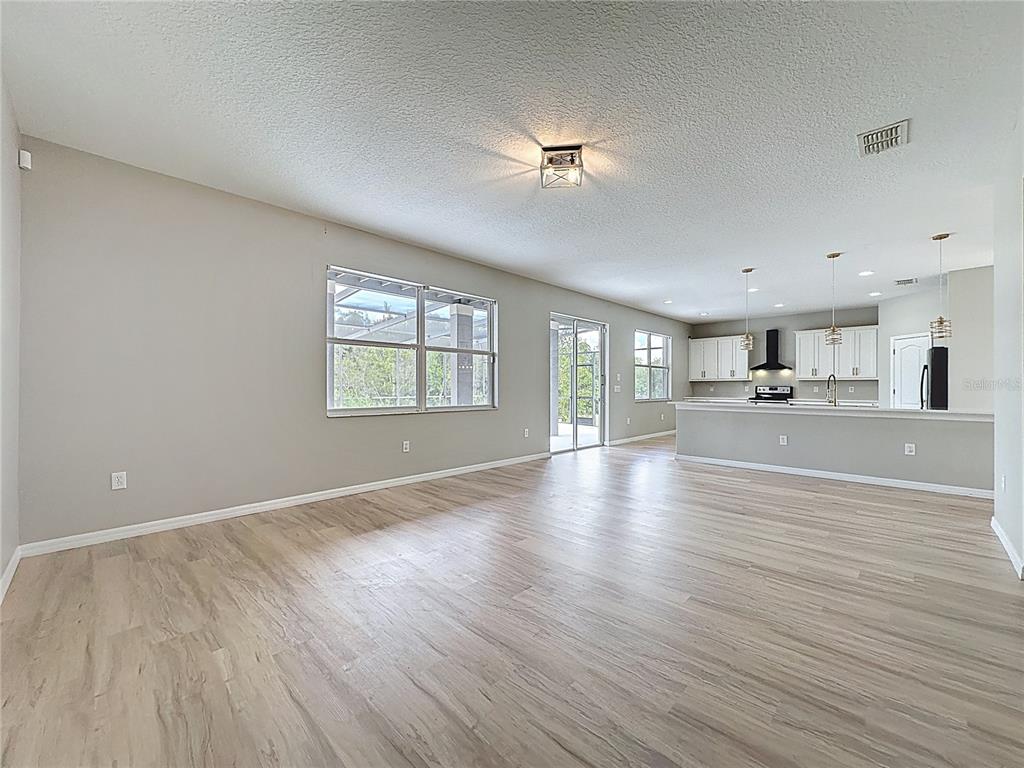 Davenport, Florida, 33896, United States, 5 Bedrooms Bedrooms, ,4 BathroomsBathrooms,Residential,For Sale,1839157