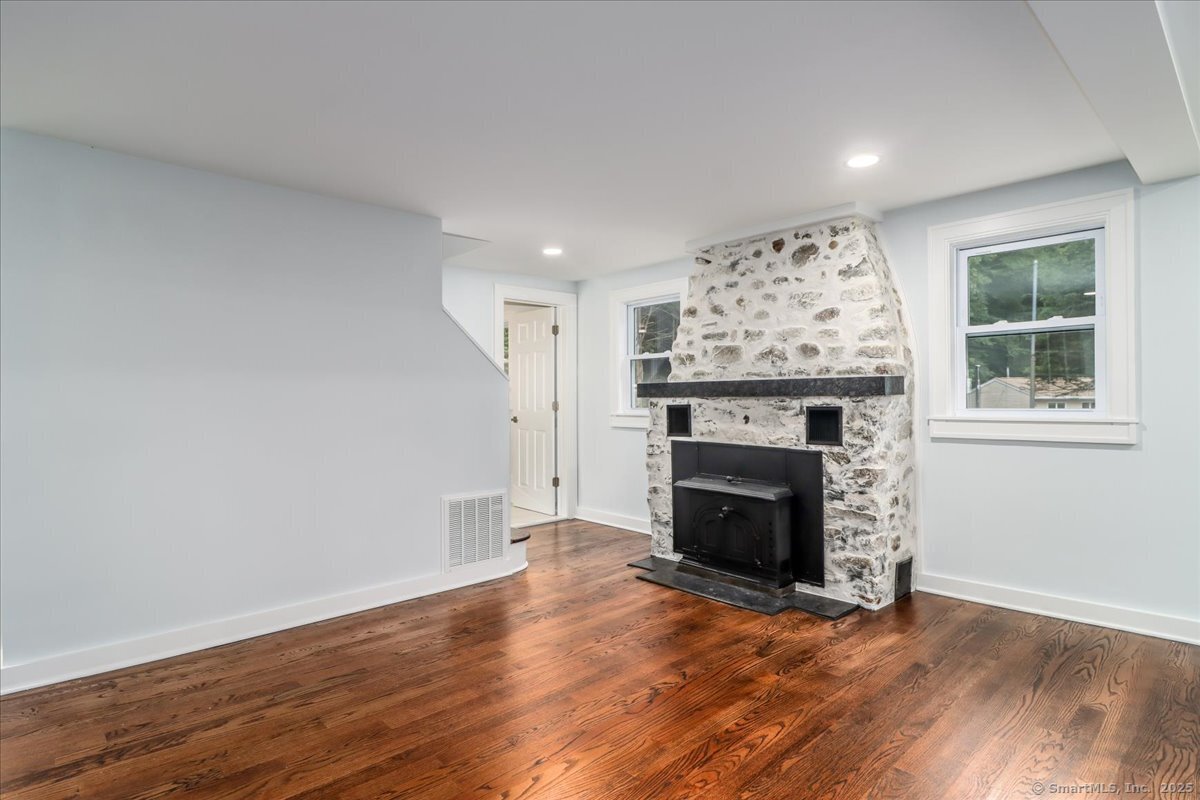Monroe, Connecticut, 06468, United States, 3 Bedrooms Bedrooms, ,3 BathroomsBathrooms,Residential,For Sale,1883497