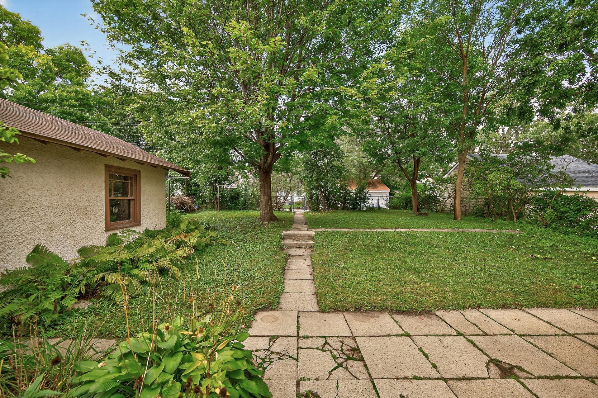 Minneapolis, Minnesota, 55409, United States, 4 Bedrooms Bedrooms, ,2 BathroomsBathrooms,Residential,For Sale,1959078