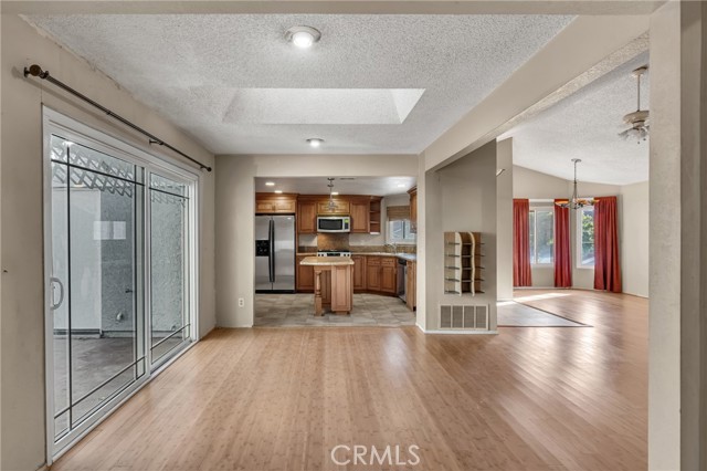 Canyon Country, California, 91387, United States, 2 Bedrooms Bedrooms, ,2 BathroomsBathrooms,Residential,For Sale,1979906