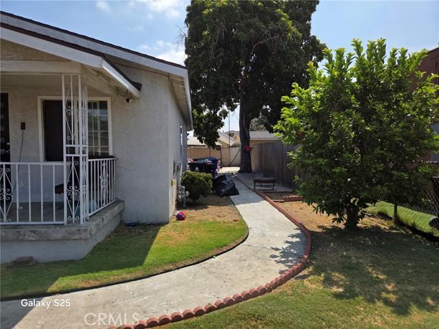 Los Angeles, California, 90002, United States, 3 Bedrooms Bedrooms, ,1 BathroomBathrooms,Residential,For Sale,1909715