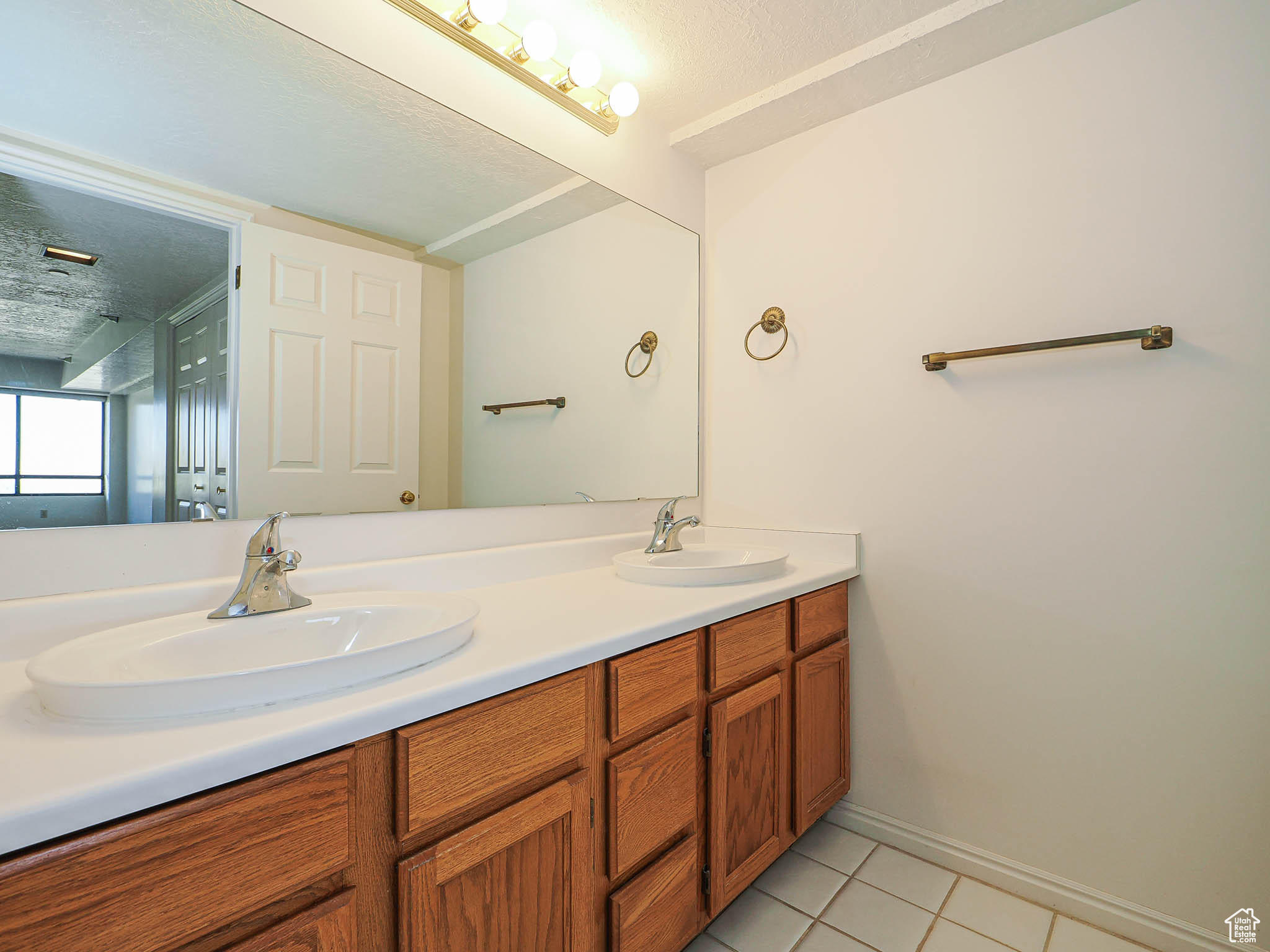 Salt Lake City, Utah, 84108, United States, 2 Bedrooms Bedrooms, ,1 BathroomBathrooms,Residential,For Sale,1805689