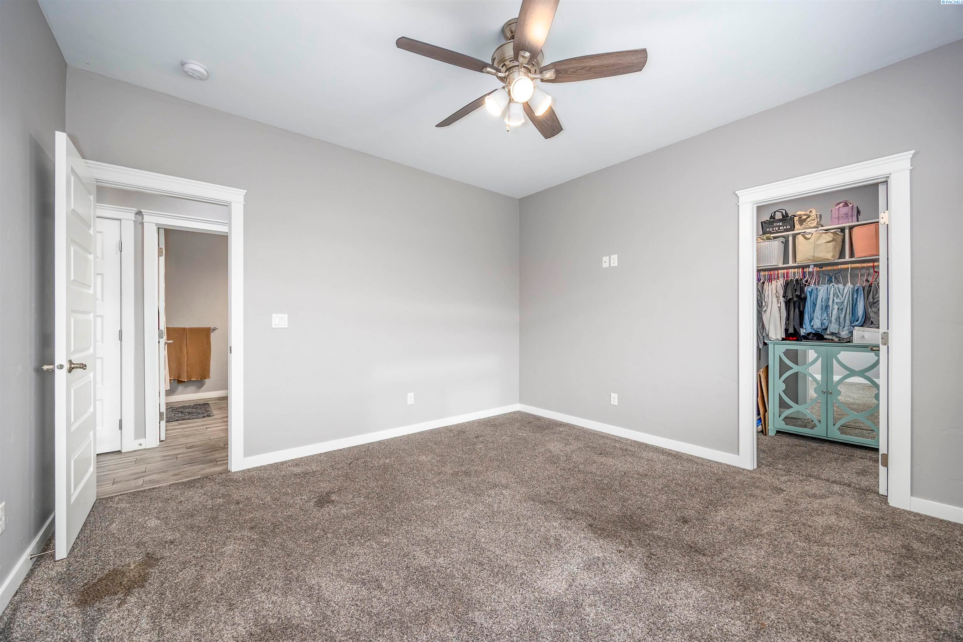 Pasco, Washington, 99301, United States, 6 Bedrooms Bedrooms, ,3 BathroomsBathrooms,Residential,For Sale,2005744