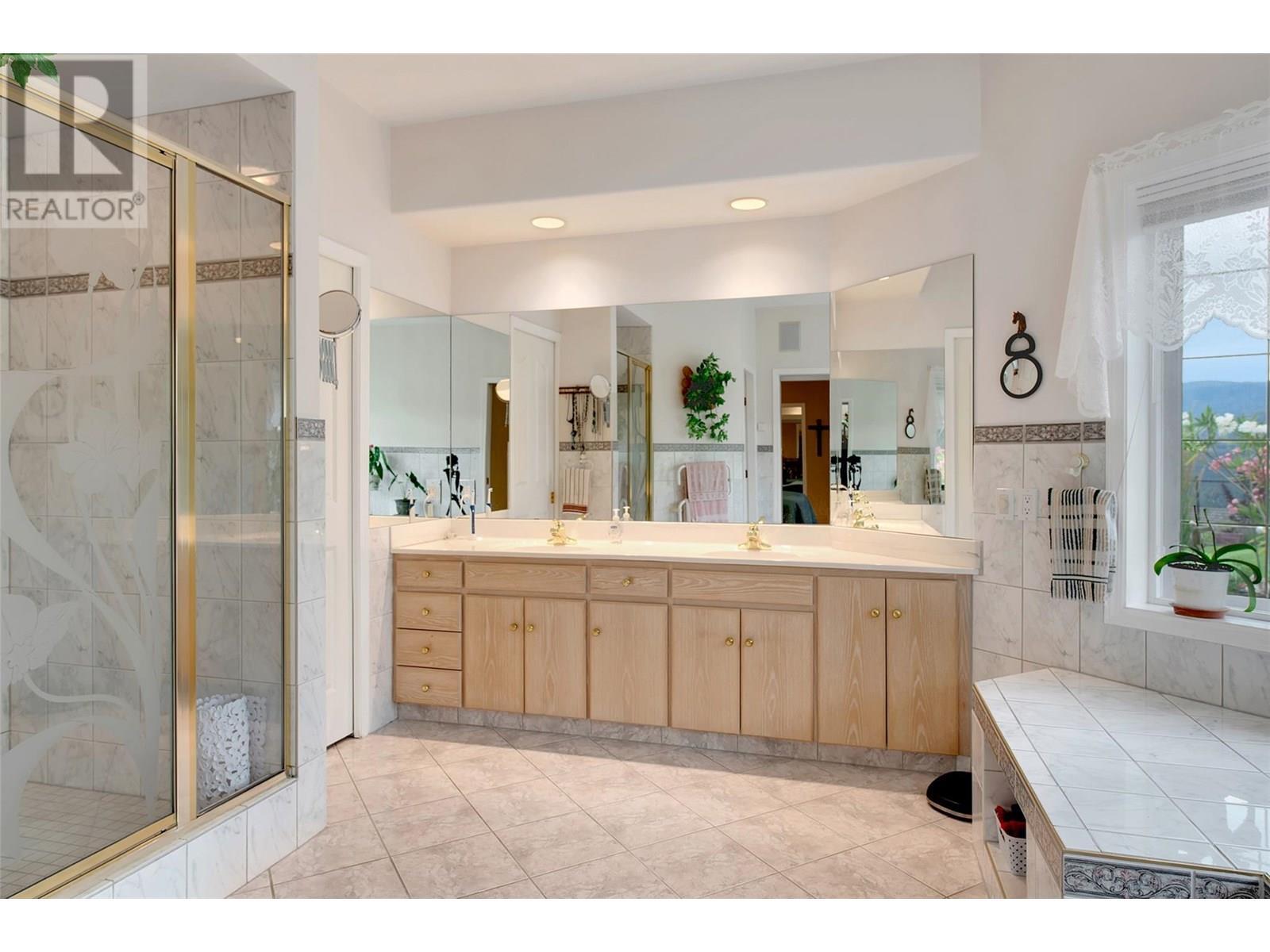 VERNON, British Columbia, V1H 1E8, CA, 3 Bedrooms Bedrooms, ,2 BathroomsBathrooms,Residential,For Sale,1948315