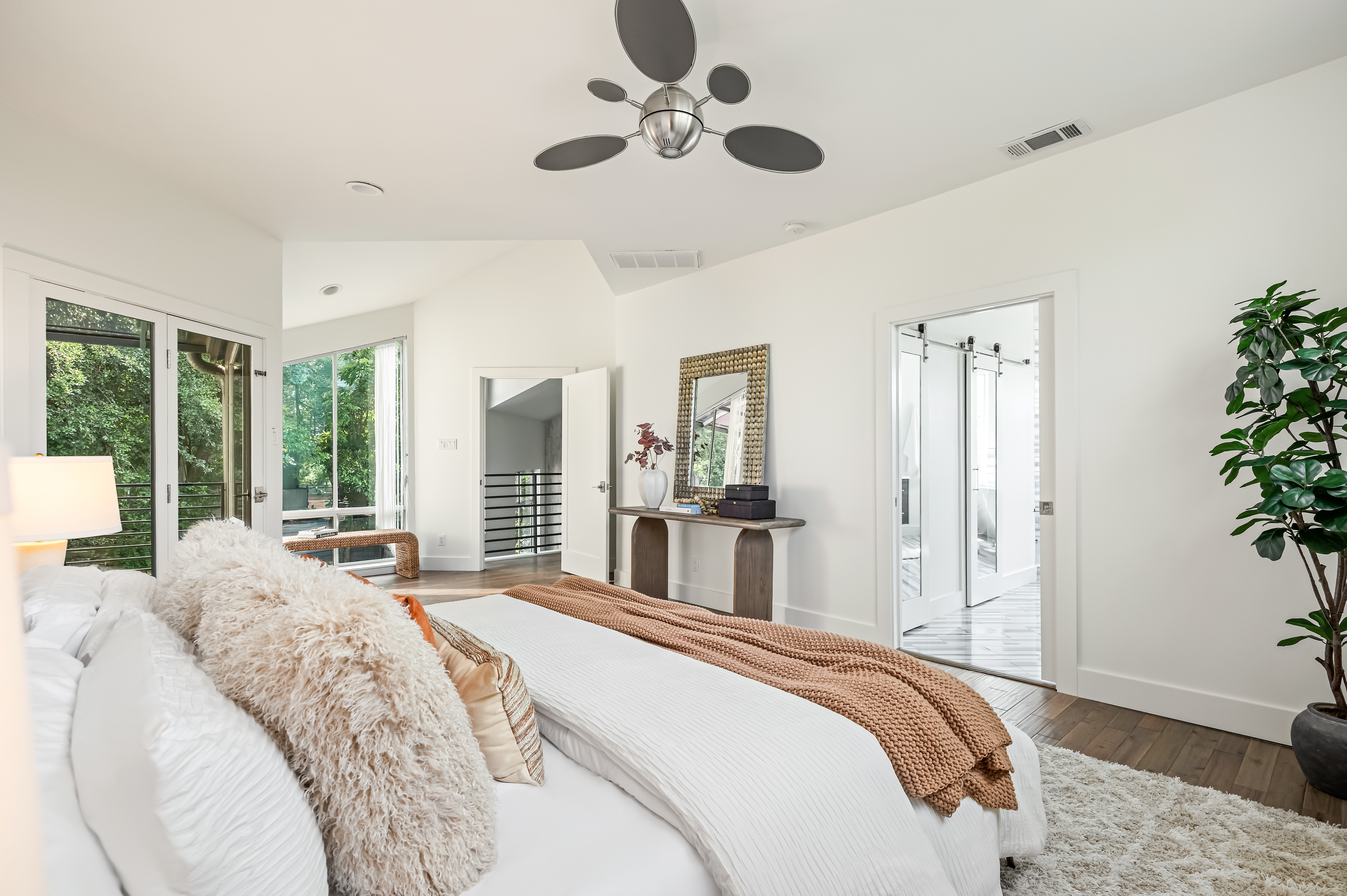  Tarrytown Home with Personality, Privacy, and a Pool - 物件實景