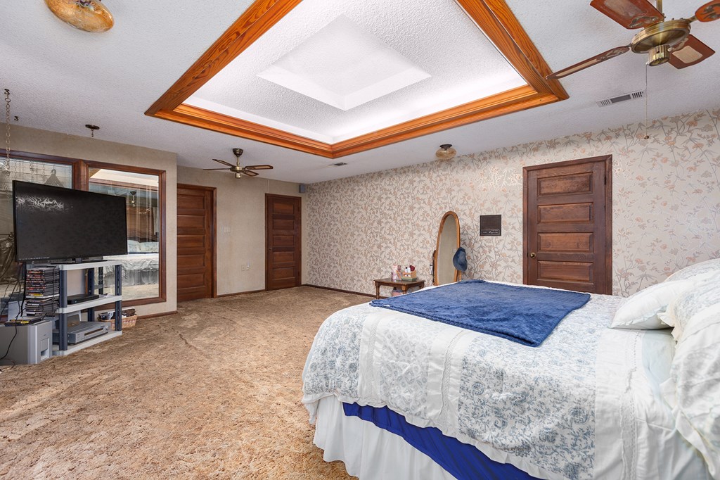 Pineland, Texas, 75968, United States, 4 Bedrooms Bedrooms, ,5 BathroomsBathrooms,Residential,For Sale,1983137